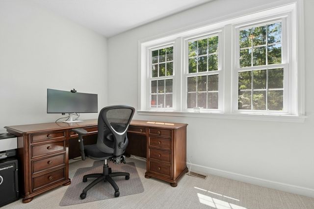 12 Dicarlo Rd, Hopkinton, MA 01748