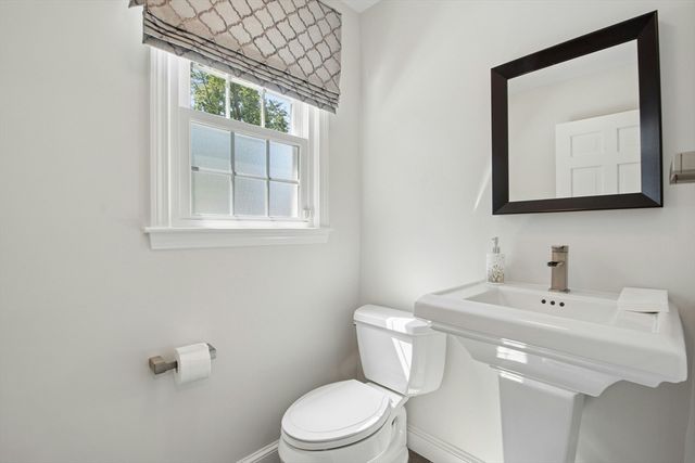 12 Dicarlo Rd, Hopkinton, MA 01748