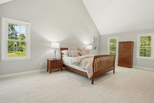 12 Dicarlo Rd, Hopkinton, MA 01748