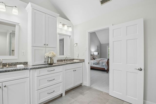 12 Dicarlo Rd, Hopkinton, MA 01748