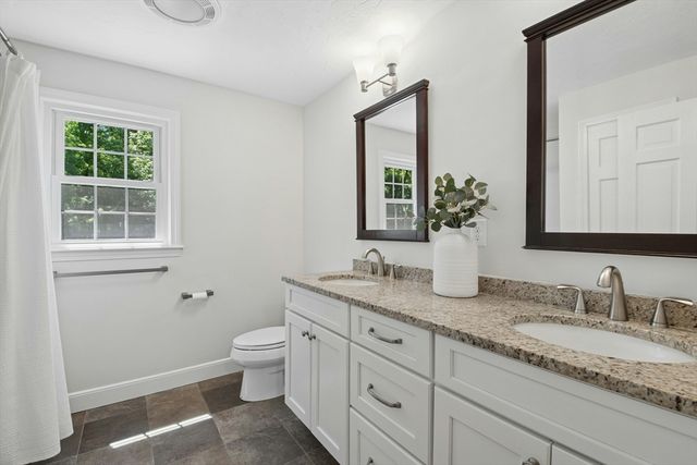 12 Dicarlo Rd, Hopkinton, MA 01748