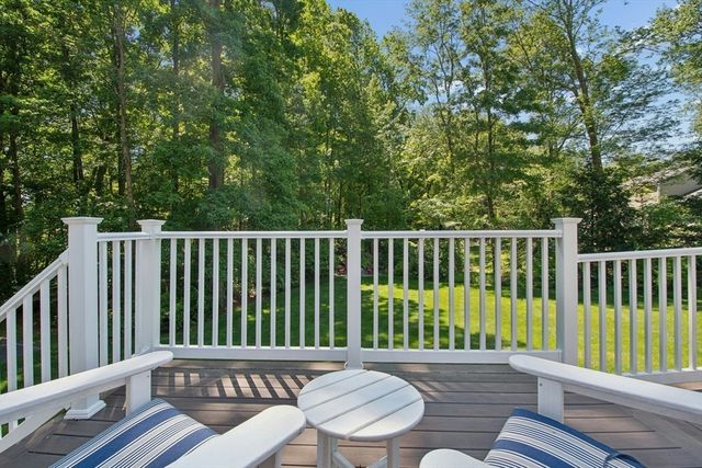 12 Dicarlo Rd, Hopkinton, MA 01748