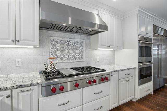 12 Dicarlo Rd, Hopkinton, MA 01748
