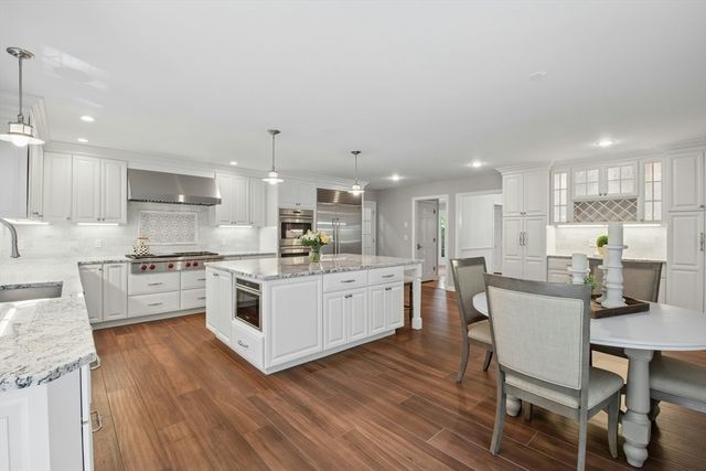 12 Dicarlo Rd, Hopkinton, MA 01748