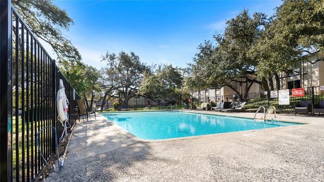 5332 Balcones DR B, Austin, TX 78731