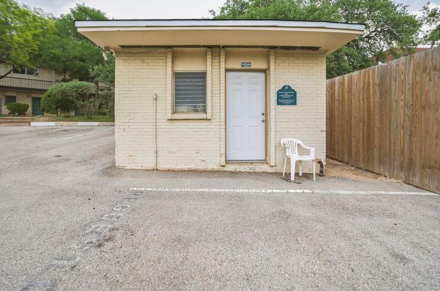 5332 Balcones DR B, Austin, TX 78731
