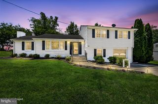 301 COUNTRY CLUB DR, Newark, DE 19711