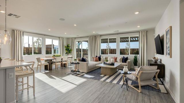 3230 Oak Trail Drive, Manteca, CA 95337