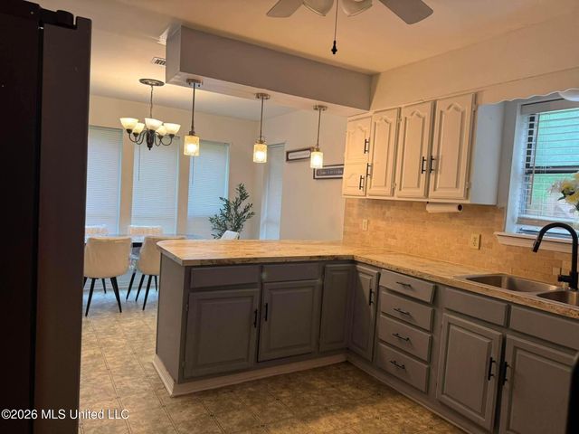 3117 N 2nd Street, Ocean Springs, MS 39564
