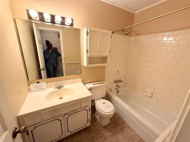 2153 Kings Forest Drive, Conyers, GA 30013