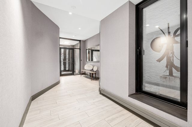 325 W 52ND Street PHD, New York City, NY 10019