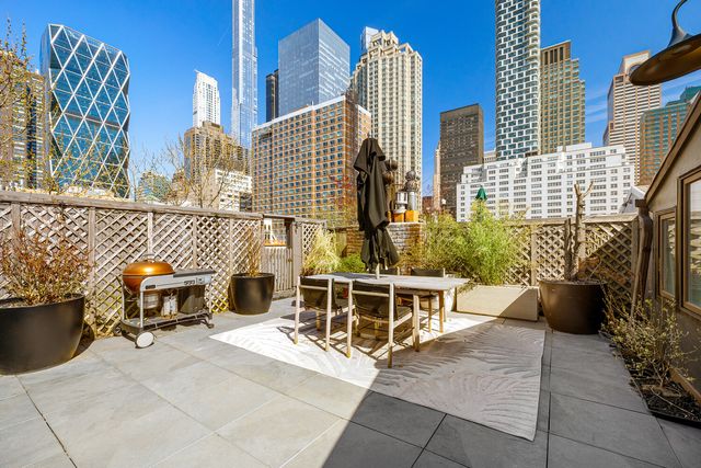 325 W 52ND Street PHD, New York City, NY 10019