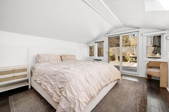 325 W 52ND Street PHD, New York City, NY 10019