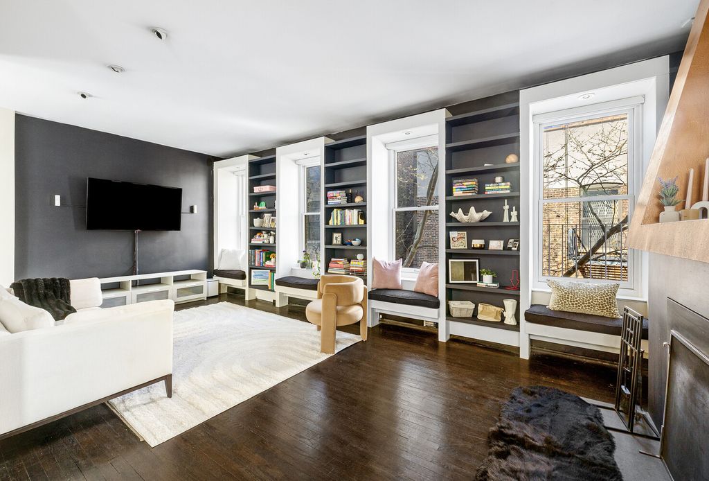 325 W 52ND Street PHD, New York City, NY 10019