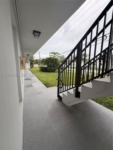 6780 SW 44th St 1, Miami, FL 33155