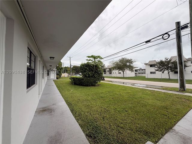 6780 SW 44th St 1, Miami, FL 33155
