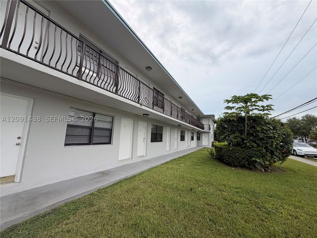 6780 SW 44th St 1, Miami, FL 33155