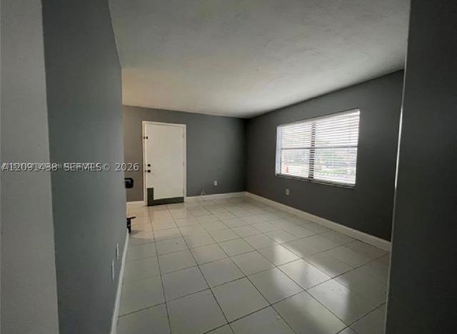 6780 SW 44th St 1, Miami, FL 33155