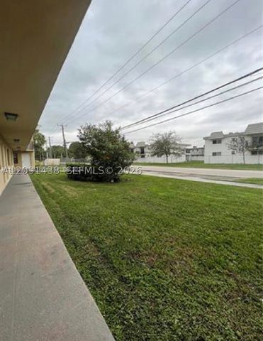 6780 SW 44th St 1, Miami, FL 33155