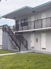 6780 SW 44th St 1, Miami, FL 33155