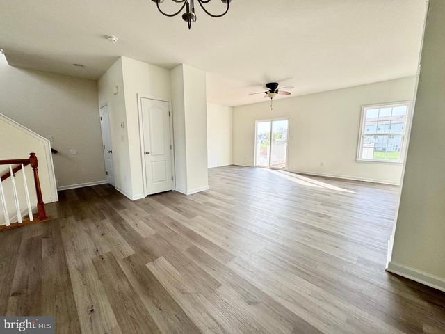56 NICHOLAS DR, Dover, DE 19904