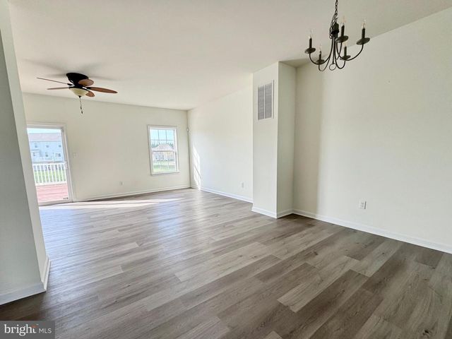56 NICHOLAS DR, Dover, DE 19904
