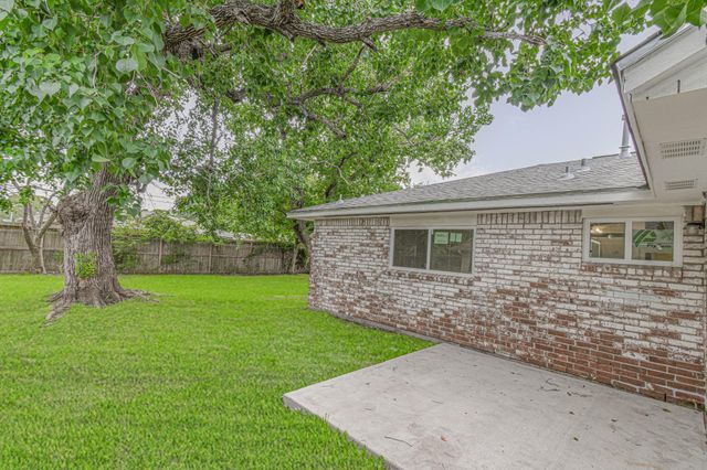 5003 Denoron Drive, Houston, TX 77048