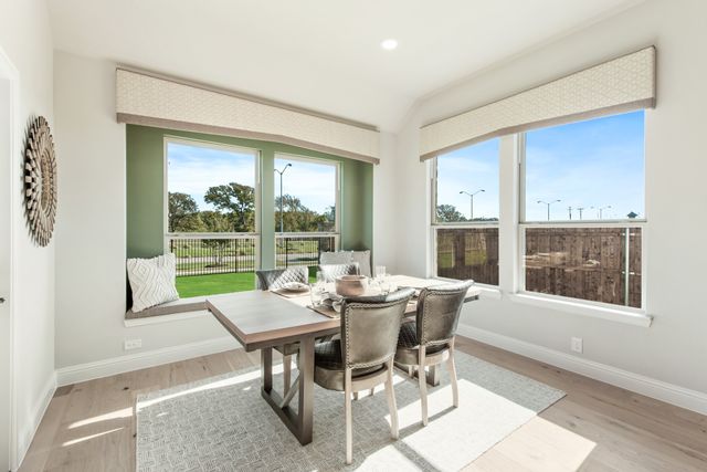 206 Oakcrest Drive, Justin, TX 76247