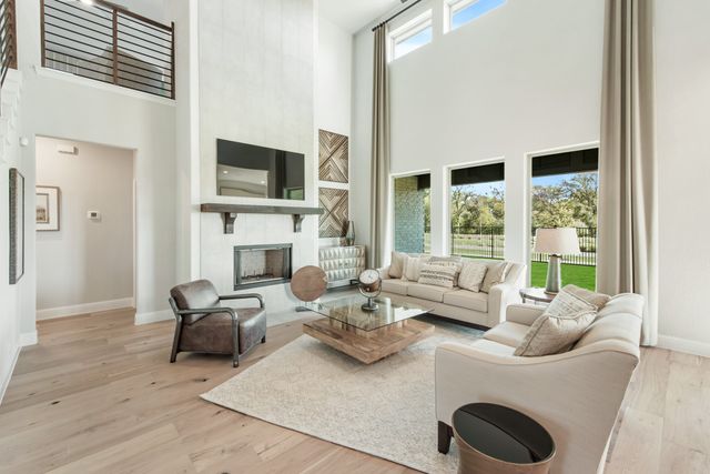 206 Oakcrest Drive, Justin, TX 76247