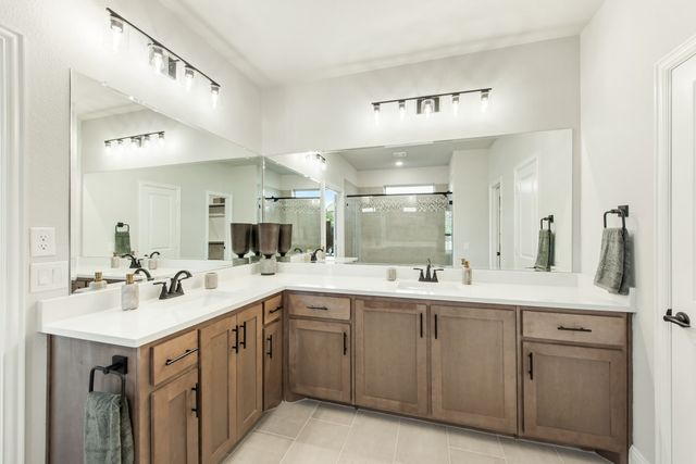 206 Oakcrest Drive, Justin, TX 76247