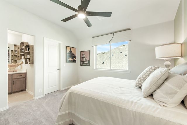 206 Oakcrest Drive, Justin, TX 76247