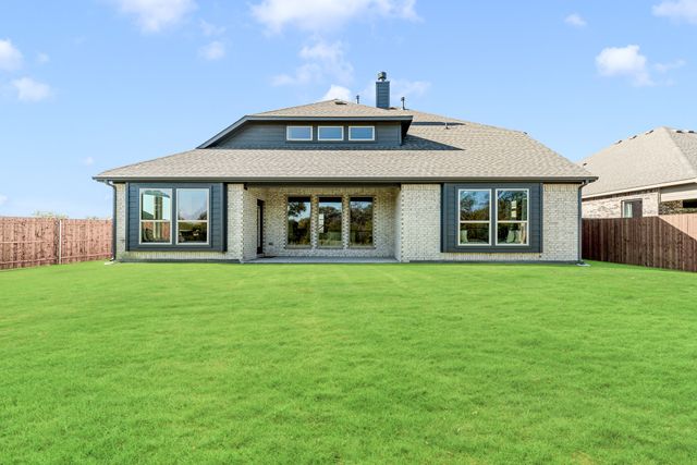 206 Oakcrest Drive, Justin, TX 76247