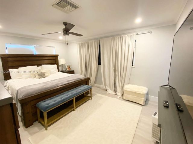 3602 NE 18th Avenue, Oakland Park, FL 33334