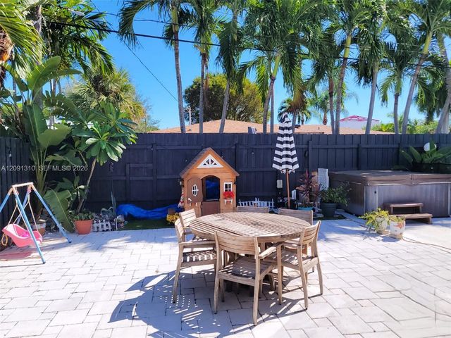 3602 NE 18th Avenue, Oakland Park, FL 33334