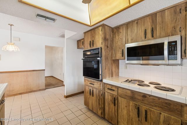 9207 Horizon Drive, Spring Hill, FL 34608