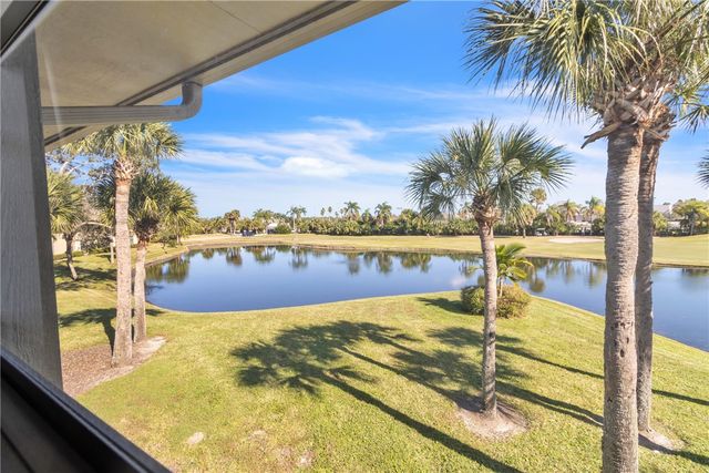 38 Plantation Drive 203, Vero Beach, FL 32966