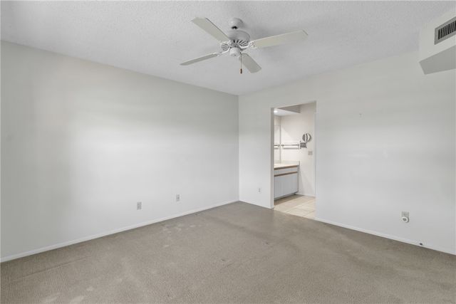 38 Plantation Drive 203, Vero Beach, FL 32966