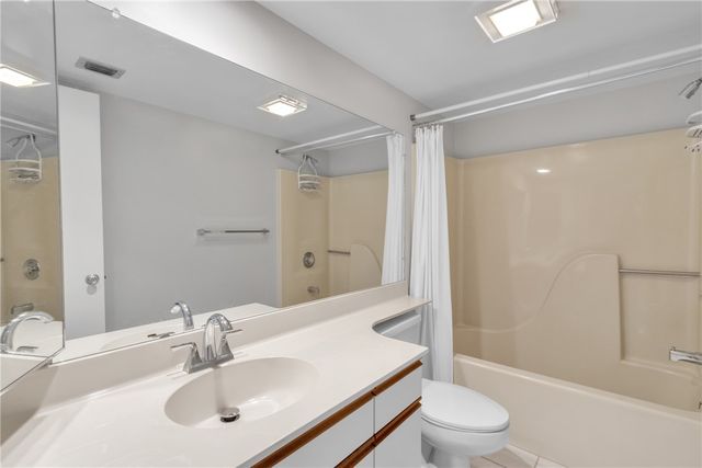 38 Plantation Drive 203, Vero Beach, FL 32966