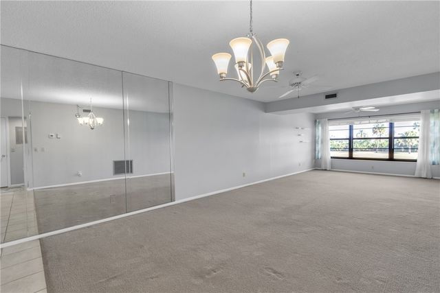 38 Plantation Drive 203, Vero Beach, FL 32966