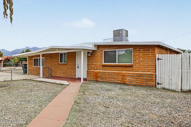 364 E Calle Arizona, Tucson, AZ 85705