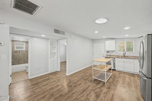 364 E Calle Arizona, Tucson, AZ 85705