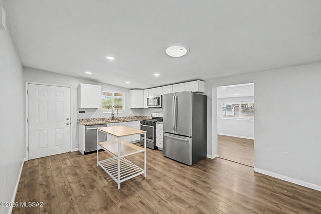 364 E Calle Arizona, Tucson, AZ 85705
