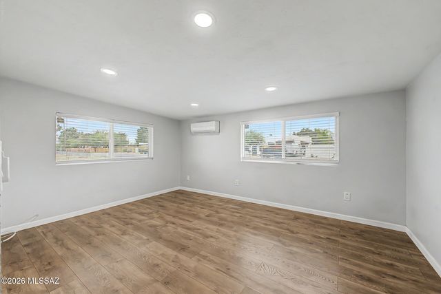 364 E Calle Arizona, Tucson, AZ 85705