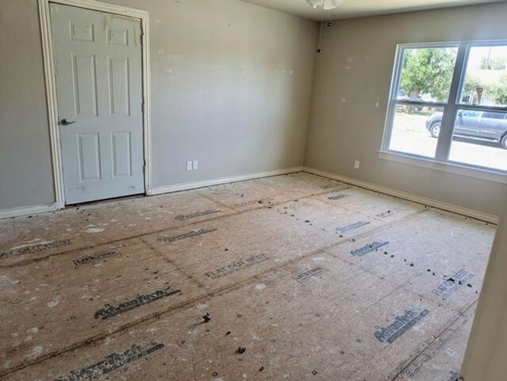 Image 10 of property listing at 2101 W Concho Avenue, San Angelo, TX 76901