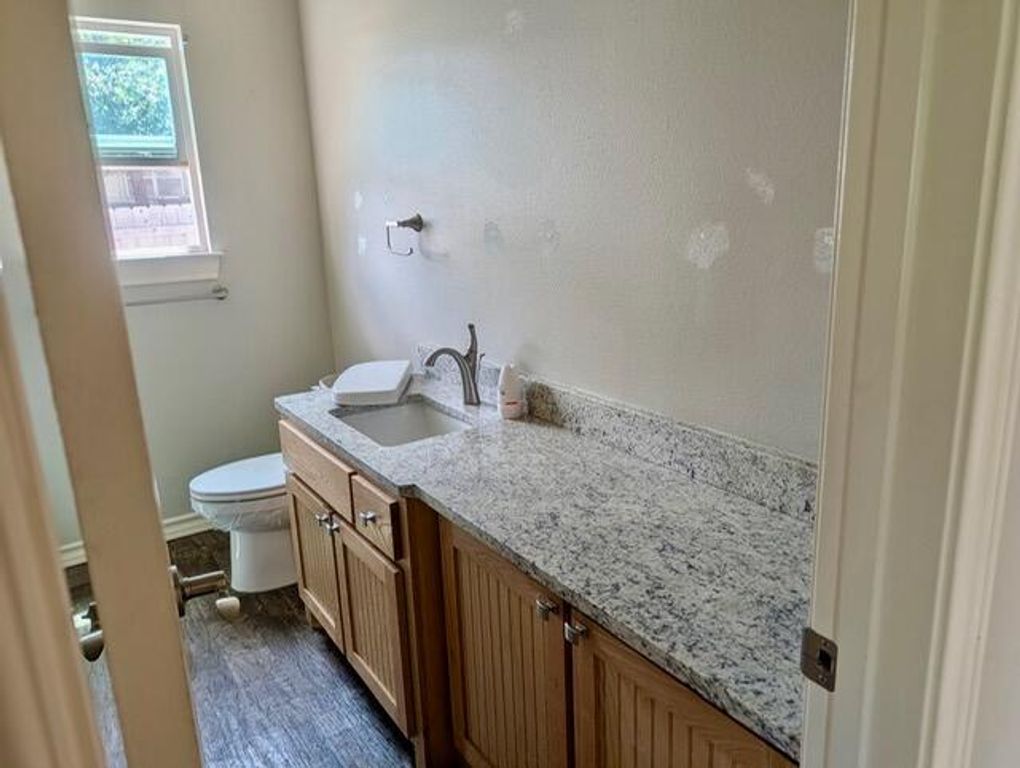 Image 11 of property listing at 2101 W Concho Avenue, San Angelo, TX 76901