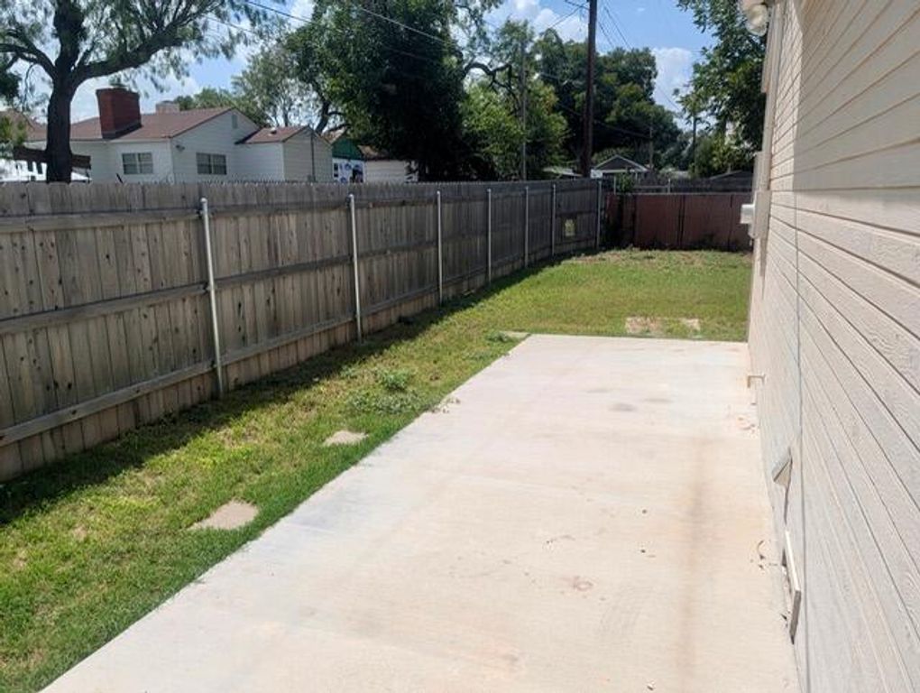 Image 13 of property listing at 2101 W Concho Avenue, San Angelo, TX 76901
