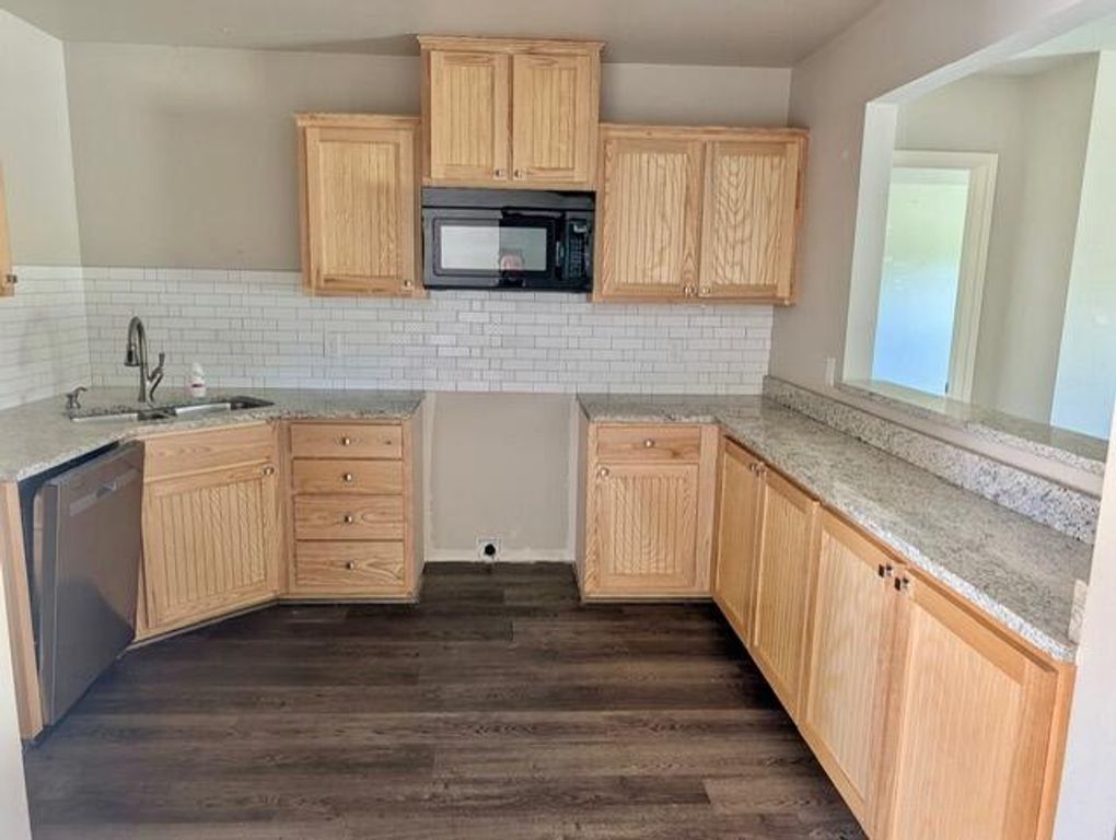 Image 4 of property listing at 2101 W Concho Avenue, San Angelo, TX 76901