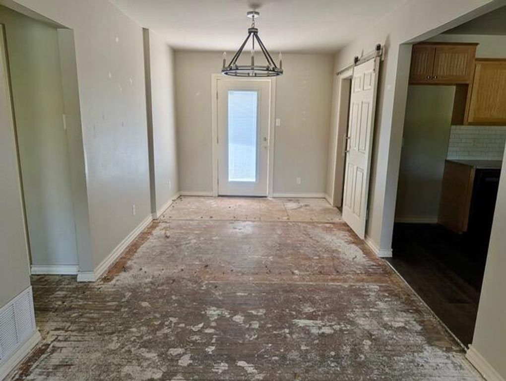 Image 5 of property listing at 2101 W Concho Avenue, San Angelo, TX 76901