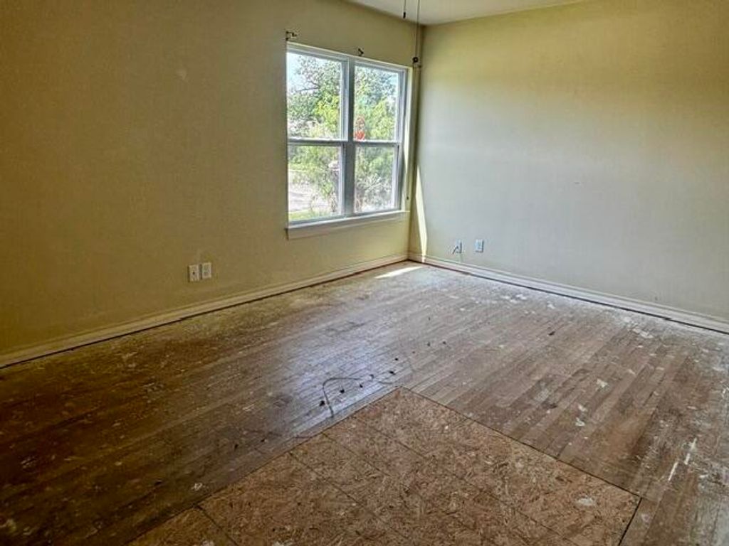 Image 7 of property listing at 2101 W Concho Avenue, San Angelo, TX 76901