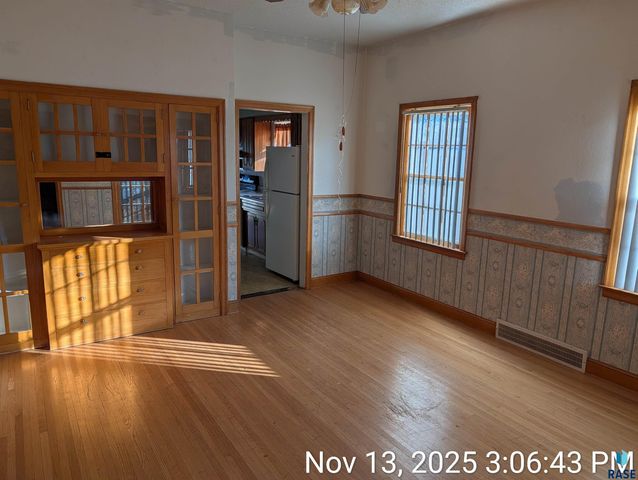 203 E 6th Ave Avenue, Sisseton, SD 57262